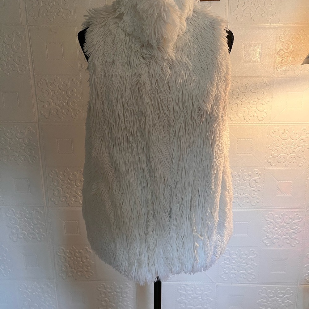 Croft & Barrow White Faux Fur Vest